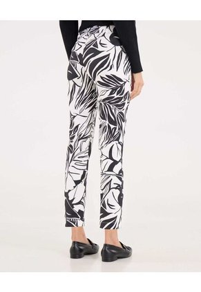 Pantalon Para Mujer Capri Color Negro Marca Ostu #40070525