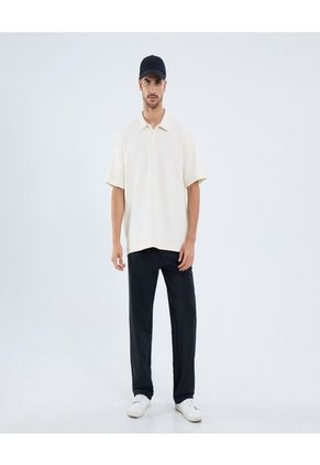 Polo Para Hombre Cuello Maquina Sin Bolsillo Color Crema Marca Ostu #60110783