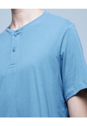 Camiseta Para Hombre Manga Corta Cuello Henley Color Indigo Marca Ostu #60091179