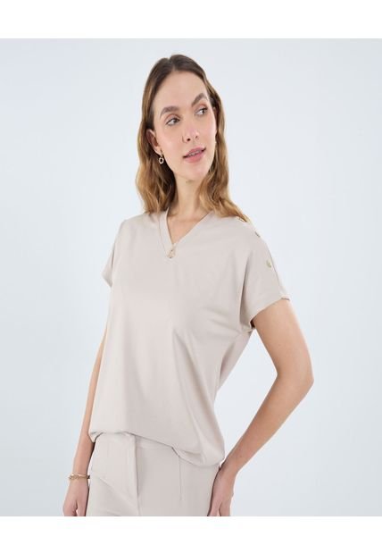 Camiseta Para Mujer Manga Corta Cuello V Color Beige Marca Ostu #40092406