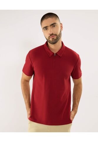 Polo Para Hombre Cuello Maquina Sin Bolsillo Color Vino Marca Ostu #60110848 Ostu