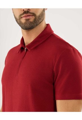 Polo Para Hombre Cuello Maquina Sin Bolsillo Color Vino Marca Ostu #60110848