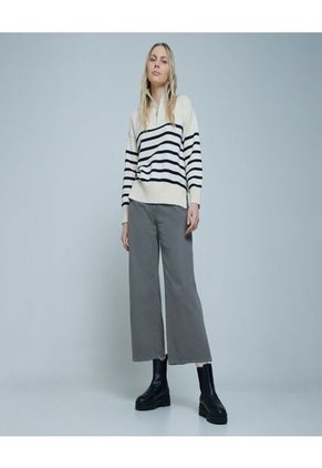 Saco Para Mujer Cuello Alto O Cuello Tortuga Color Beige Marca Ostu #40330081