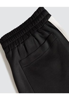 Bermuda Para Hombre Deportiva Corto Color Negro Marca Ostu #60100423