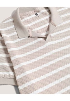 Polo Para Hombre Cuello Tejido Sin Bolsillo Color Avena Marca Ostu #60110853