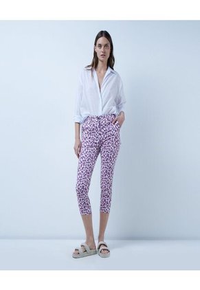 Pantalon Para Mujer Capri Color Lila  Marca Ostu #40070562
