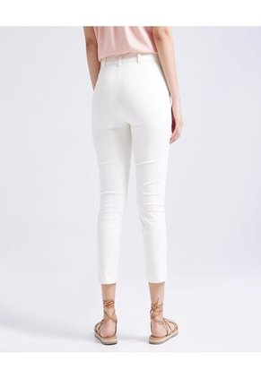 Pantalon Para Mujer Capri Color Marfil Marca Ostu #40070461