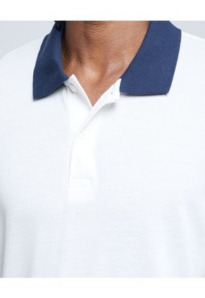 Polo Para Hombre Cuello Tejido Sin Bolsillo Color Crema Marca Ostu #60110670