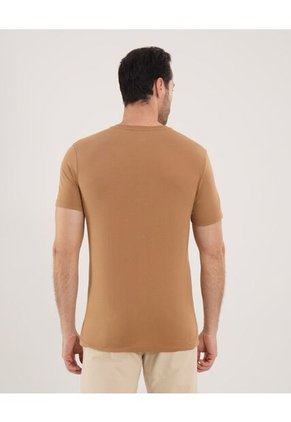 Camiseta Para Hombre Manga Corta Cuello Henley Color Camel Marca Ostu #60091425