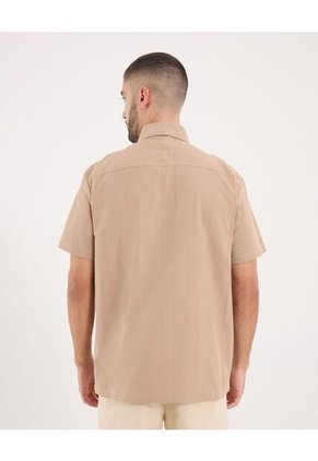 Camisa Para Hombre Manga Corta Con Bolsillo Cuello Button D Color Beige Marca Ostu #60010855