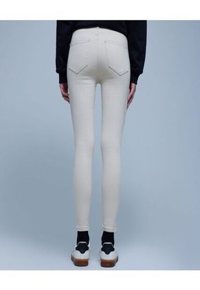 Pantalon Para Mujer 5 Bolsillos Color Beige Marca Ostu #40070544