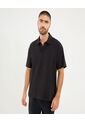 Polo Para Hombre Cuello Maquina Sin Bolsillo Color Negro Marca Ostu #60110782 de Ostu
