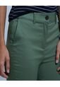 Pantalon Para Mujer Capri Color Verde  Marca Ostu #40070560 de Ostu