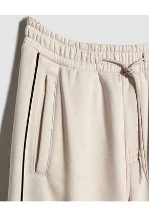 Pantalon Para Hombre Jogger Color Beige Marca Ostu #60070391