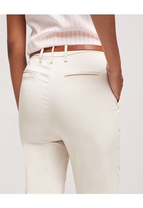 Pantalon Para Mujer Chino Color Marfil Marca Ostu #40070345