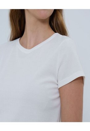 Camiseta Para Mujer Manga Corta Cuello Redondo Color Crema Marca Ostu #40092414