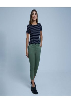 Pantalon Para Mujer Capri Color Verde  Marca Ostu #40070560
