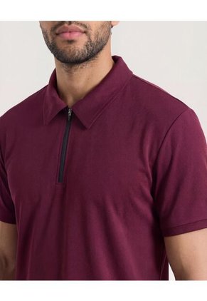 Polo Para Hombre Cuello Maquina Sin Bolsillo Color Vino Marca Ostu #60110831