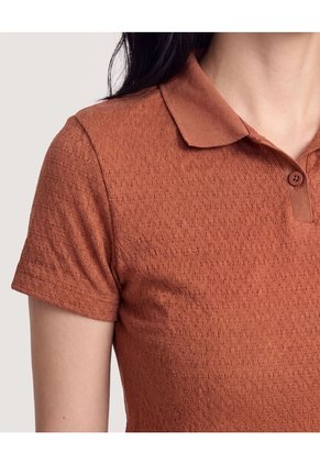 Polo Texturizada Essential Para Mujer Terracota Ostu