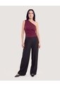Camiseta One Shoulder Texturizada  Para Mujer Vino Ostu de Ostu