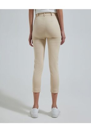 Pantalon Para Mujer Capri Color Camel Marca Ostu #40070524