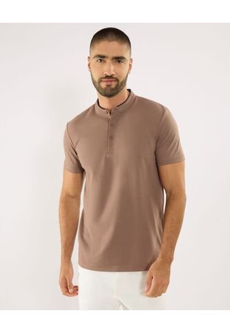 Polo Para Hombre Cuello Mao Sin Bolsillo Color Café Marca Ostu #60110842 Ostu