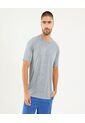 Camiseta Para Hombre Manga Corta Cuello Redondo Color Gris Marca Ostu #60091630 de Ostu