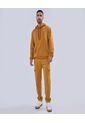 Pantalon Para Hombre Jogger Color Mostaza Marca Ostu #60070362 de Ostu