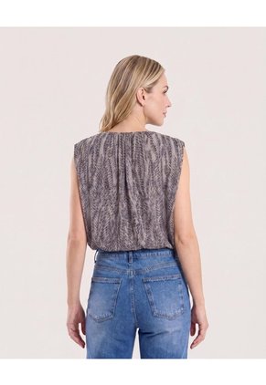 Camiseta Manga Sisa Estampado Plumas Para Mujer Negro Ostu