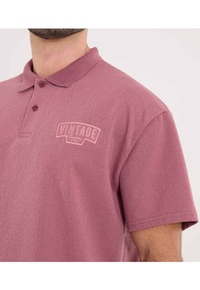 Polo Para Hombre Cuello Tejido Sin Bolsillo Color Vino Marca Ostu #60110820