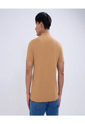 Polo Para Hombre Cuello Mao Sin Bolsillo Color Camel Marca Ostu #60110720