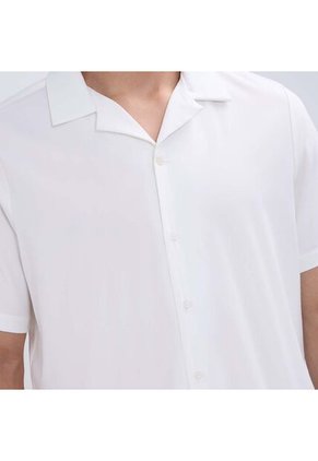 Camisa Para Hombre Manga Corta Sin Bolsillo Color Crema Marca Ostu #60010767