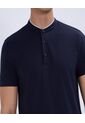 Polo Para Hombre Cuello Mao Sin Bolsillo Color Azul Oscuro Marca Ostu #60110611 de Ostu