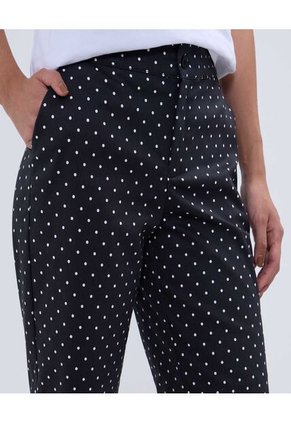 Bermuda Para Mujer  Color Negro Marca Ostu #40100089