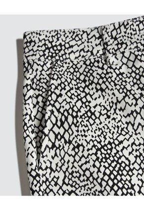 Pantalon Para Mujer Capri Color Negro Marca Ostu #40070561