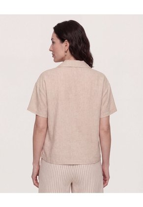 Camisa Boxy Cuello Resort Para Mujer Beige Ostu
