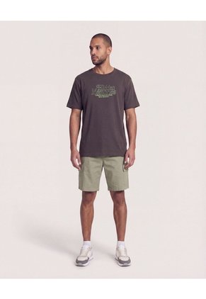 Camiseta Regular Estampado Hidden  Para Hombre Café Ostu