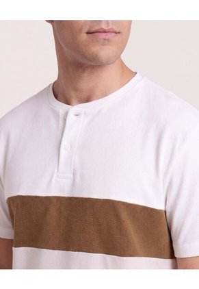 Camiseta Henley Con Corte Frontal  Para Hombre Crema Ostu