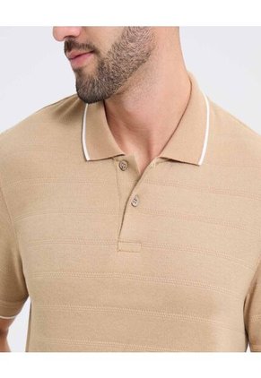 Polo Para Hombre Cuello Tejido Sin Bolsillo Color Beige Marca Ostu #60110739