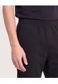 Jogger Plano Texturizado  Para Hombre Negro Ostu de Ostu