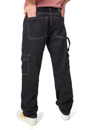 Jean Cargo Negro Costura Blanca Outfit Colombia