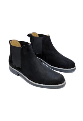 Bota Hombre Negro Outfit Chelsea Tracker Gamuza