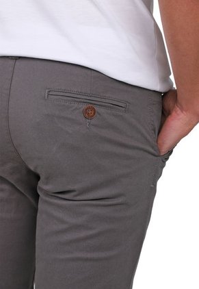Pantalón En Dril Para Hombre OutFit Gris