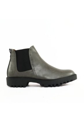 Botin Chelsea Gris Tracker Outfit
