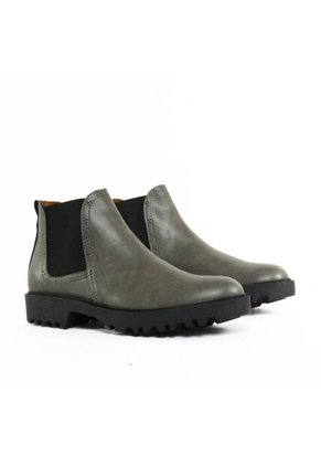 Botin Chelsea Gris Tracker Outfit