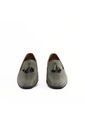 Zapato Hombre Loafer Gris Outfit de Outfit Colombia