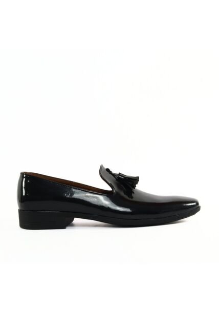 Zapato Loafer Borlas Charol Negro Outfit