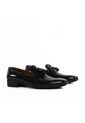 Zapato Loafer Borlas Charol Negro Outfit de Outfit Colombia