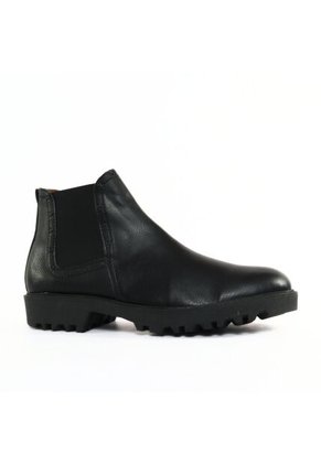 Botin Chelsea Negro Traker Outfit