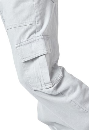 Jean Cargo Gris Claro Outfit Colombia